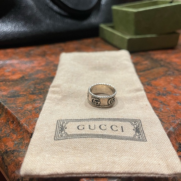 Gucci double R ring, size 16. Fairly worn - Picture 3 of 6